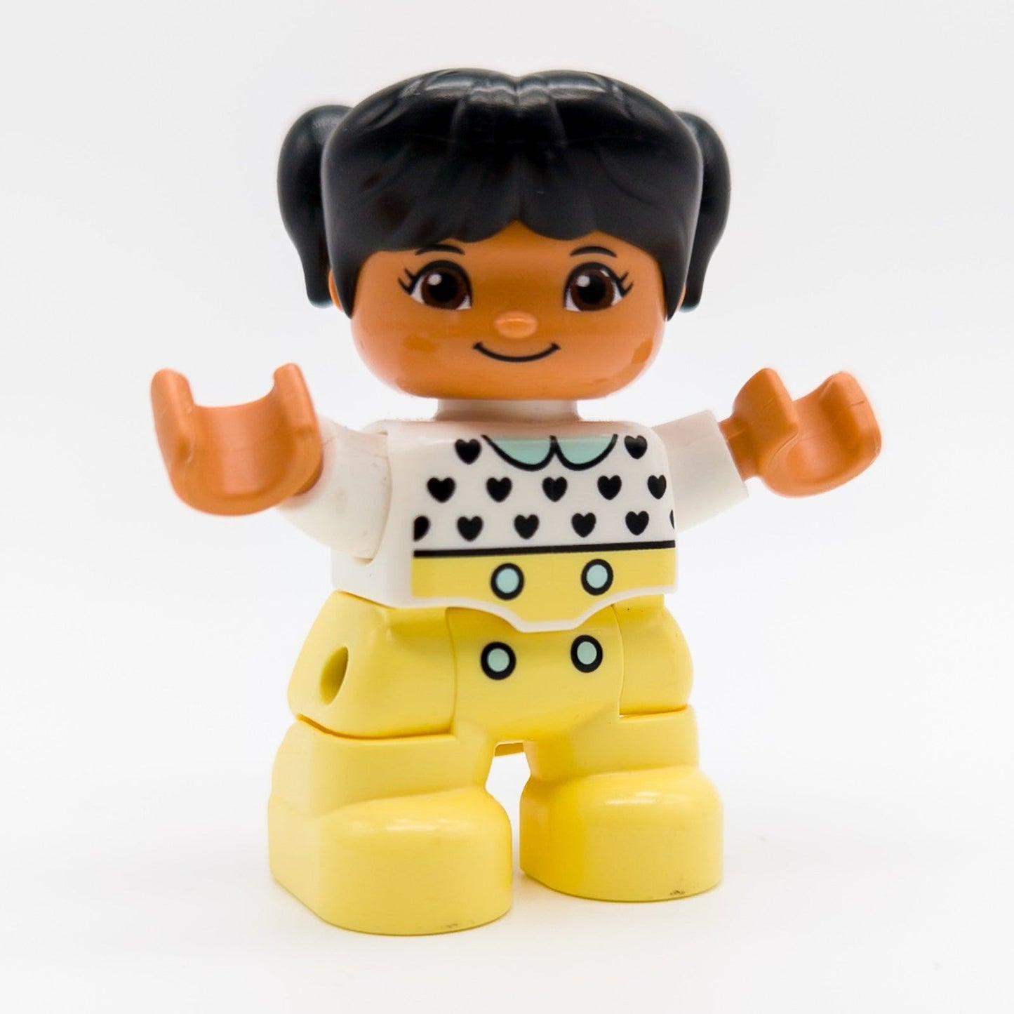 LEGO DUPLO Mädchen Kind Figur schwarze Haare Herz Shirt gelb dunkel 47205pb069 - nerdyvana.com
