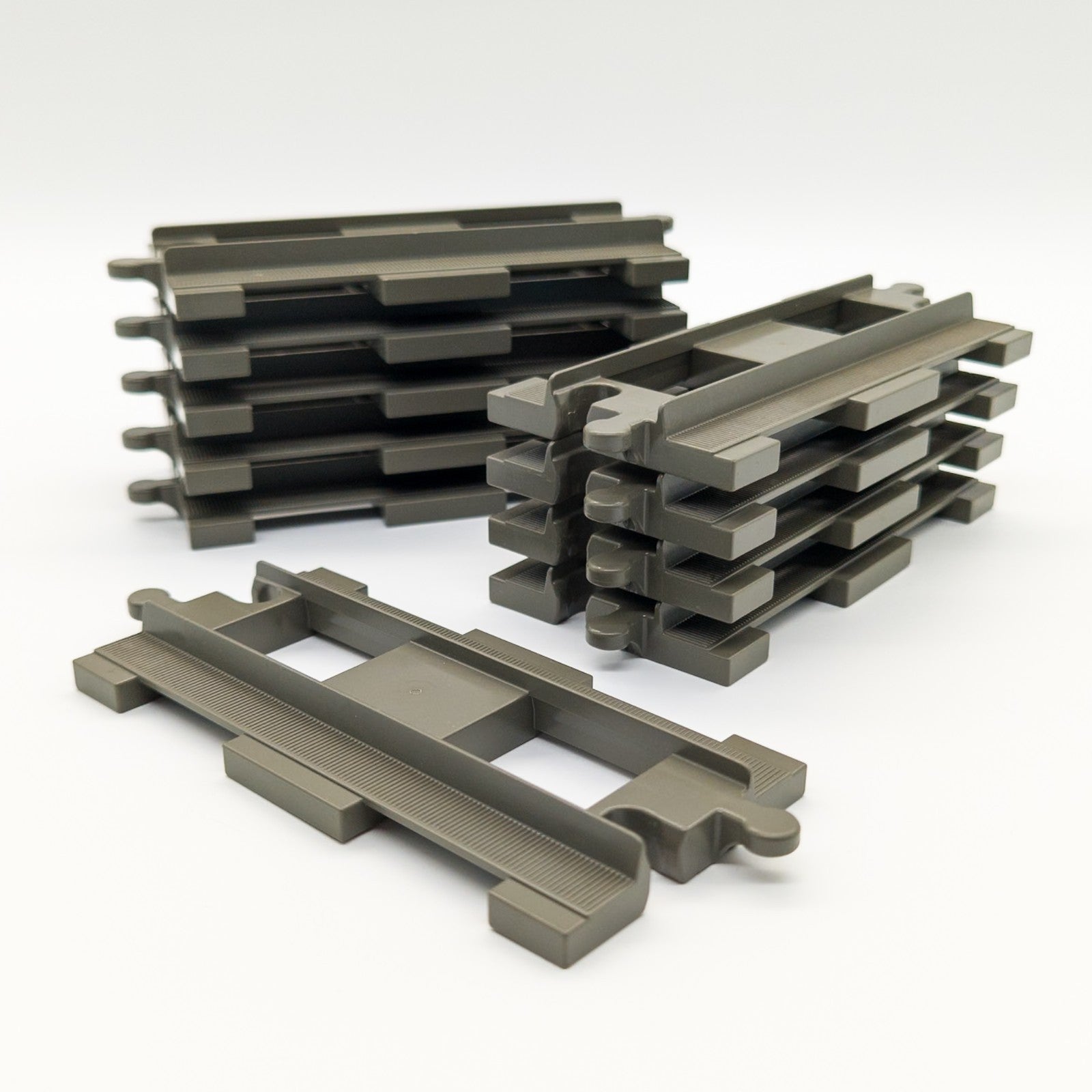 10x LEGO DUPLO Eisenbahn Schienen Gleise Gerade dunkelgrau 6377 Dark Gray - nerdyvana.com Hauptbild