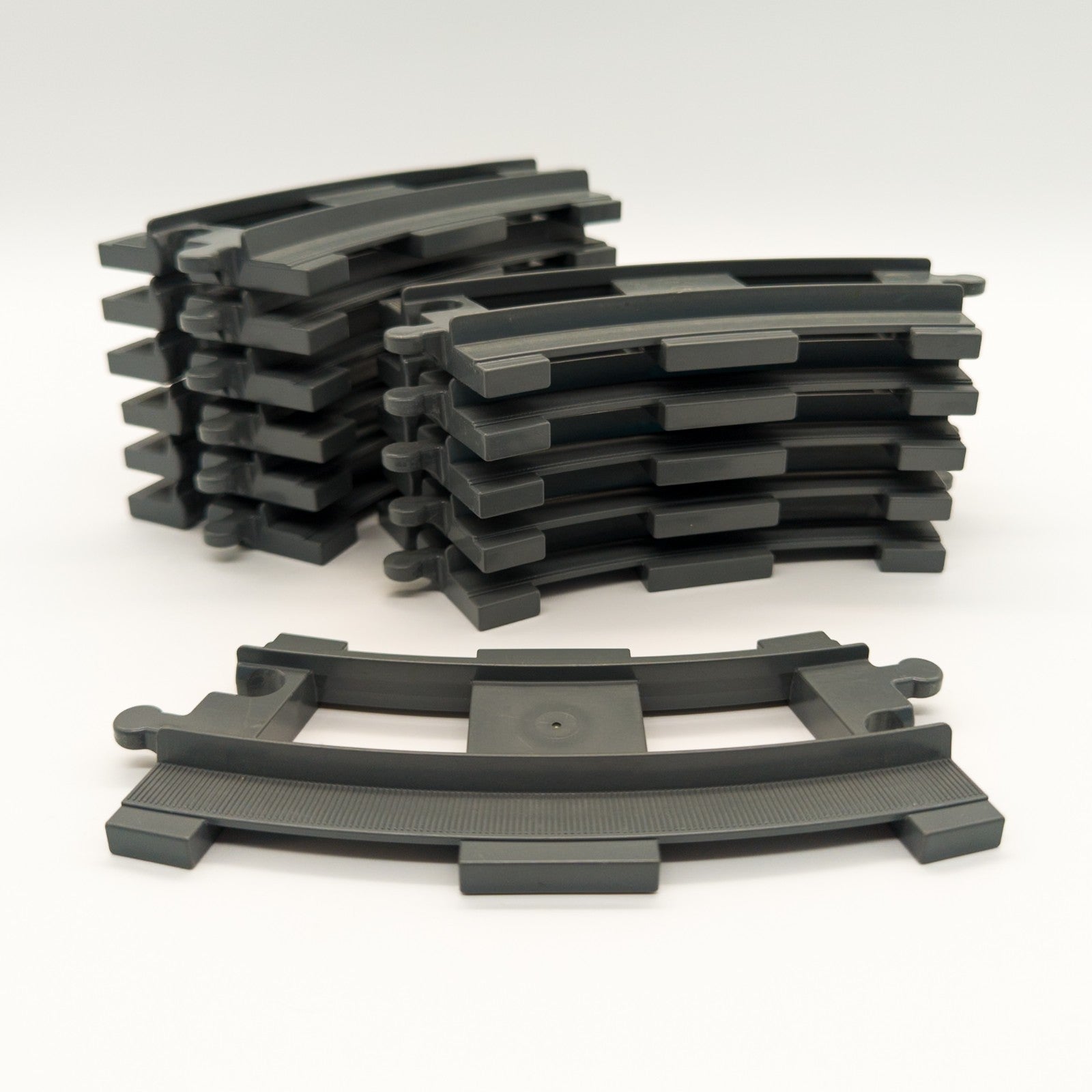 12x LEGO DUPLO Eisenbahn Schienen Kurven Neu Grau gebogen 6378 Dark Bluish Gray - nerdyvana.com