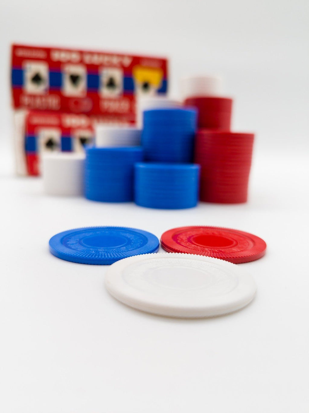 2x 100 Lucky Plastic Poker Chips Interlocking Washable USA 60s / 70s OVP Vintage - nerdyvana.com