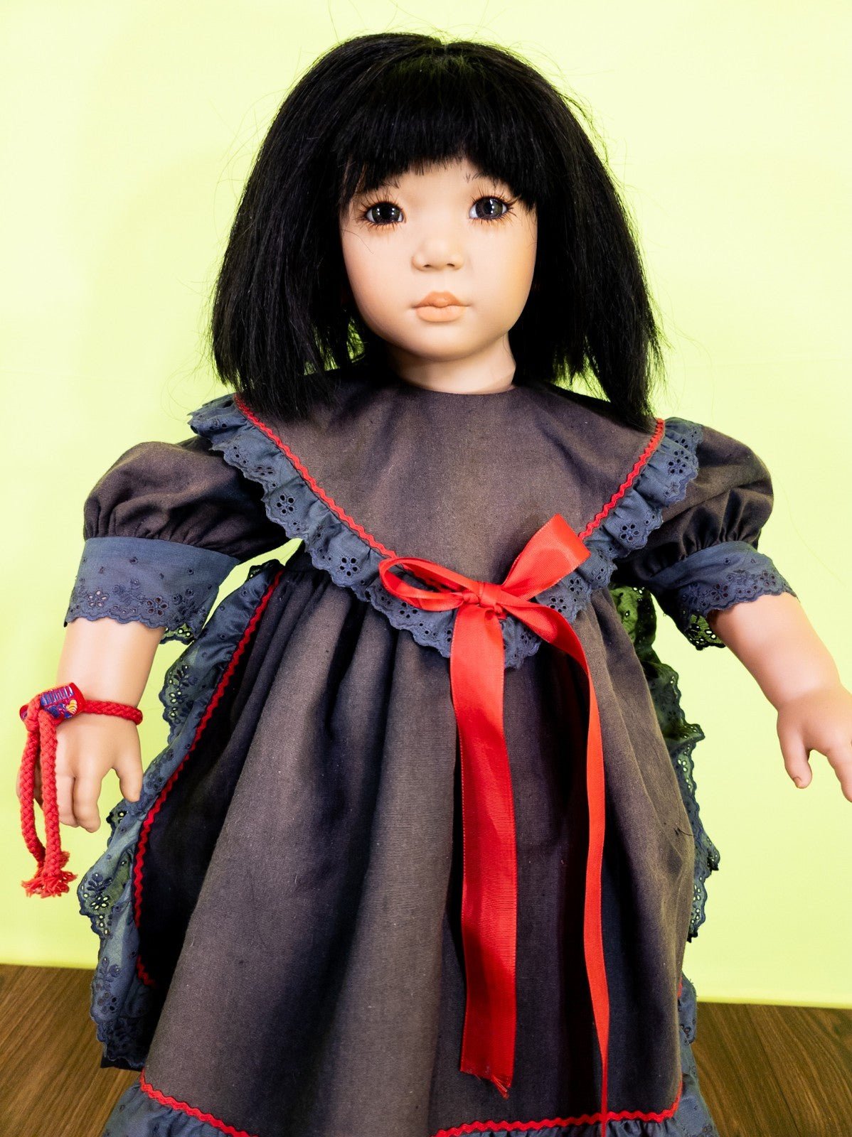 Anette Himstedt Künstlerpuppe Shireem 65cm Vinyl 1991/92 mit Zertifikat Sammler - nerdyvana.com