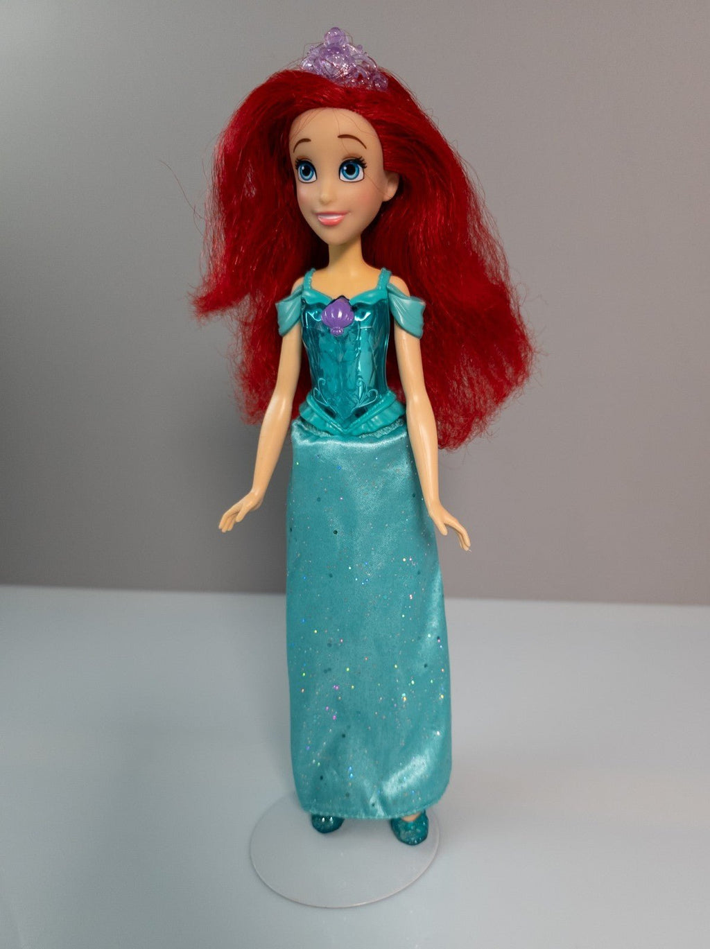 Disney Hasbro Royal Shimmer Doll Arielle 2012 Puppe Meerjungfrau Kleid Krone - nerdyvana.com