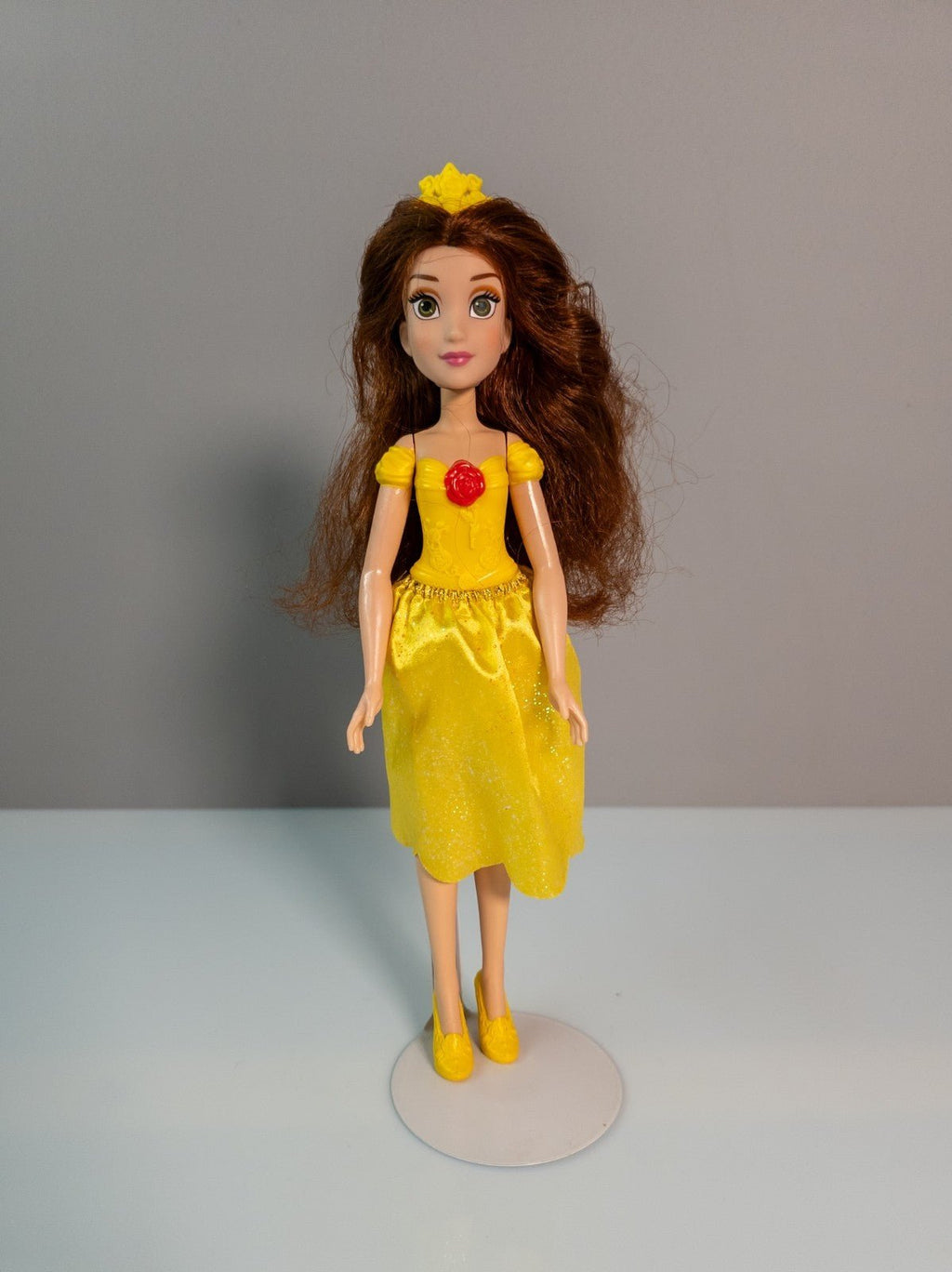 Disney Hasbro Royal Shimmer Doll Belle 2012 Puppe Kleid Schuhe Krone geprüft - nerdyvana.com