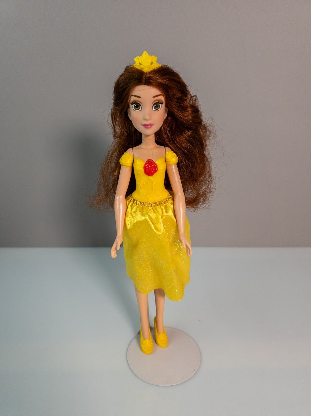 Disney Hasbro Royal Shimmer Doll Belle 2012 Puppe Kleid Schuhe Krone geprüft - nerdyvana.com