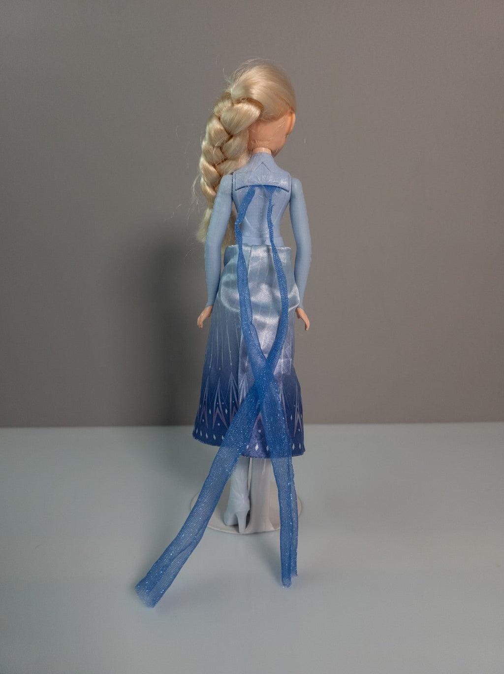 Disney Hasbro Royal Shimmer Doll Elsa 2012 Puppe Kleid Schuhe geprüft - nerdyvana.com