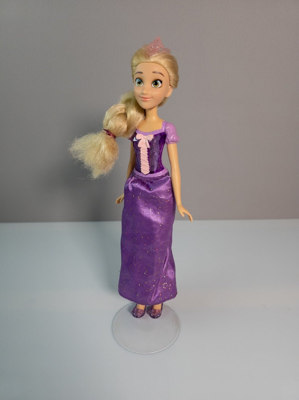 Disney Hasbro Royal Shimmer Doll Rapunzel 2012 Puppe lila Kleid Schuhe Krone - nerdyvana.com