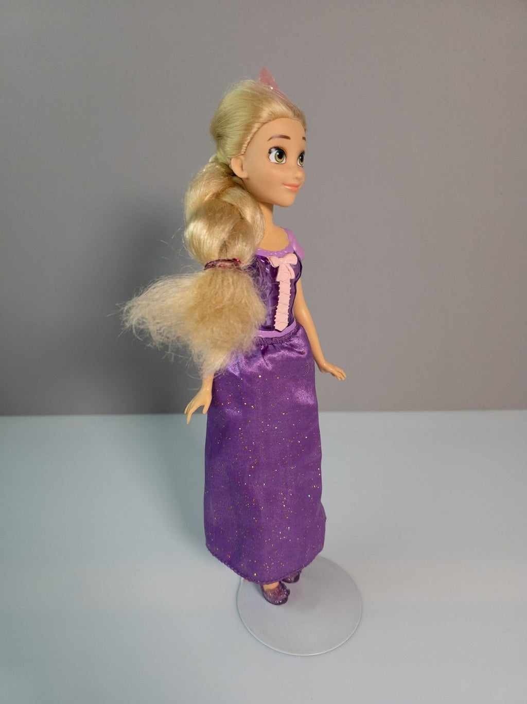 Disney Hasbro Royal Shimmer Doll Rapunzel 2012 Puppe lila Kleid Schuhe Krone - nerdyvana.com