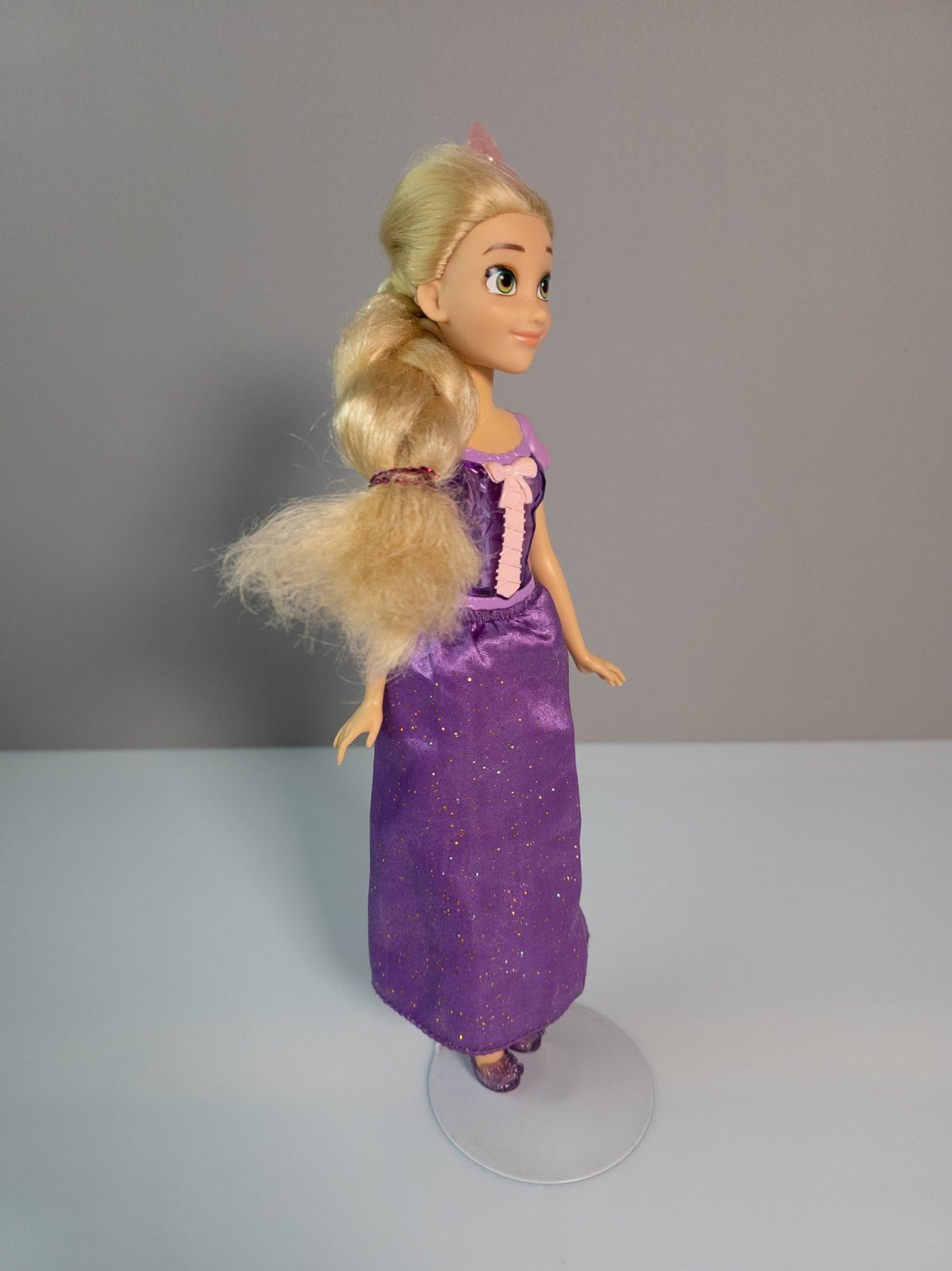 Disney Hasbro Royal Shimmer Doll Rapunzel 2012 Puppe lila Kleid Schuhe Krone - nerdyvana.com