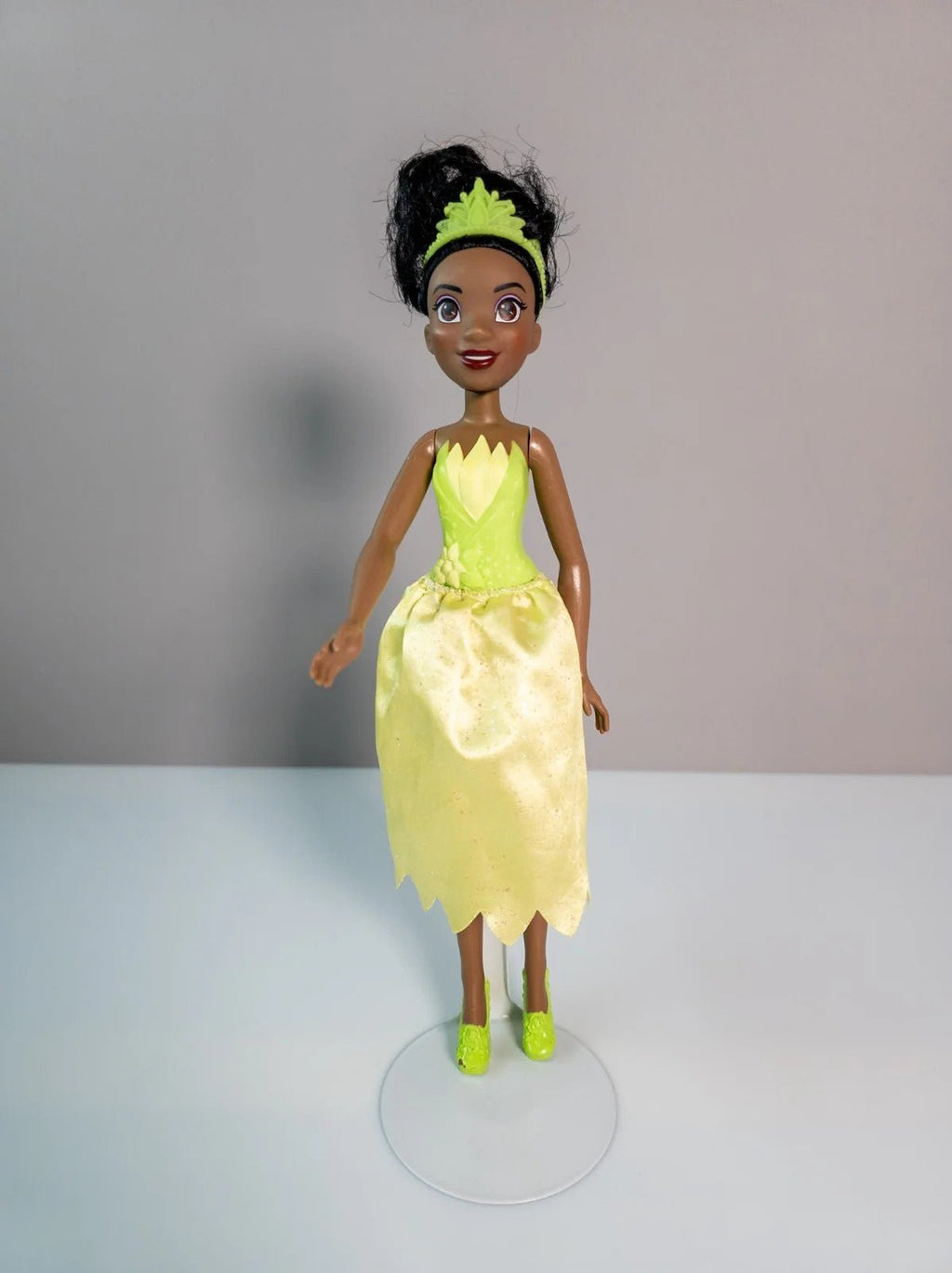 Disney Hasbro Royal Shimmer Doll Tiana 2012 Puppe grün Kleid Schuhe Krone - nerdyvana.com