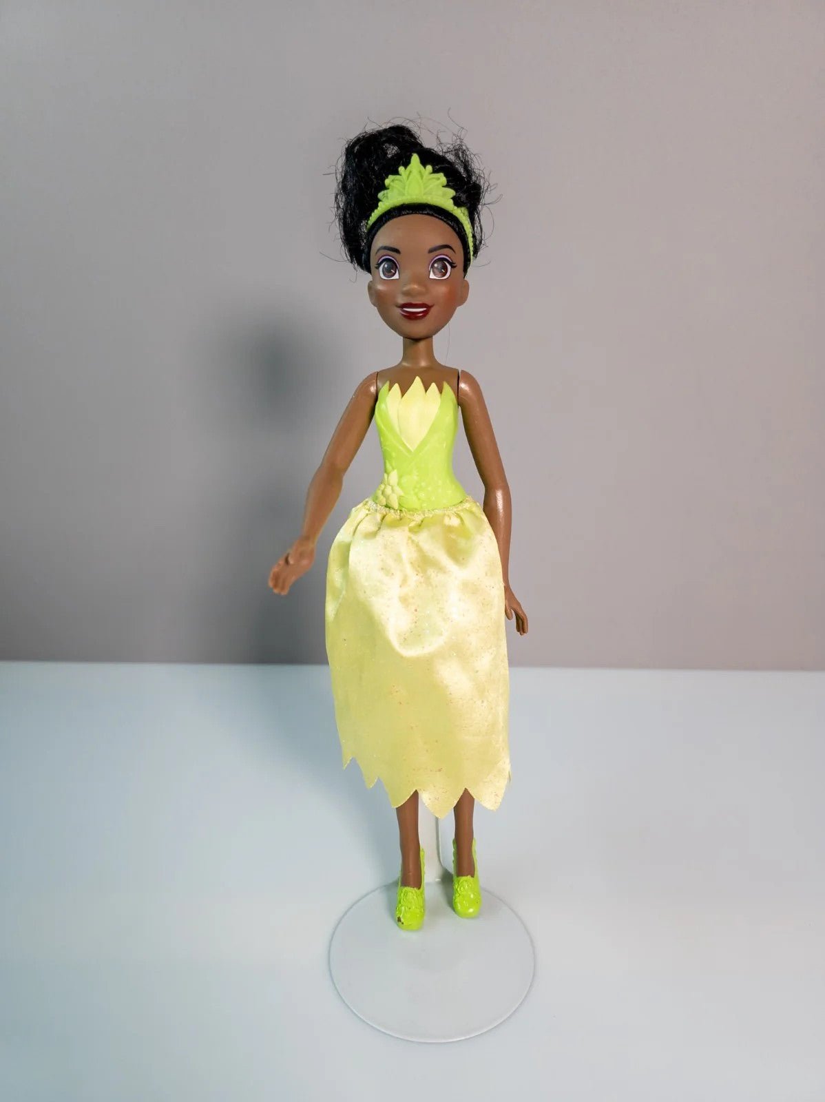 Disney Hasbro Royal Shimmer Doll Tiana 2012 Puppe grün Kleid Schuhe Krone - nerdyvana.com