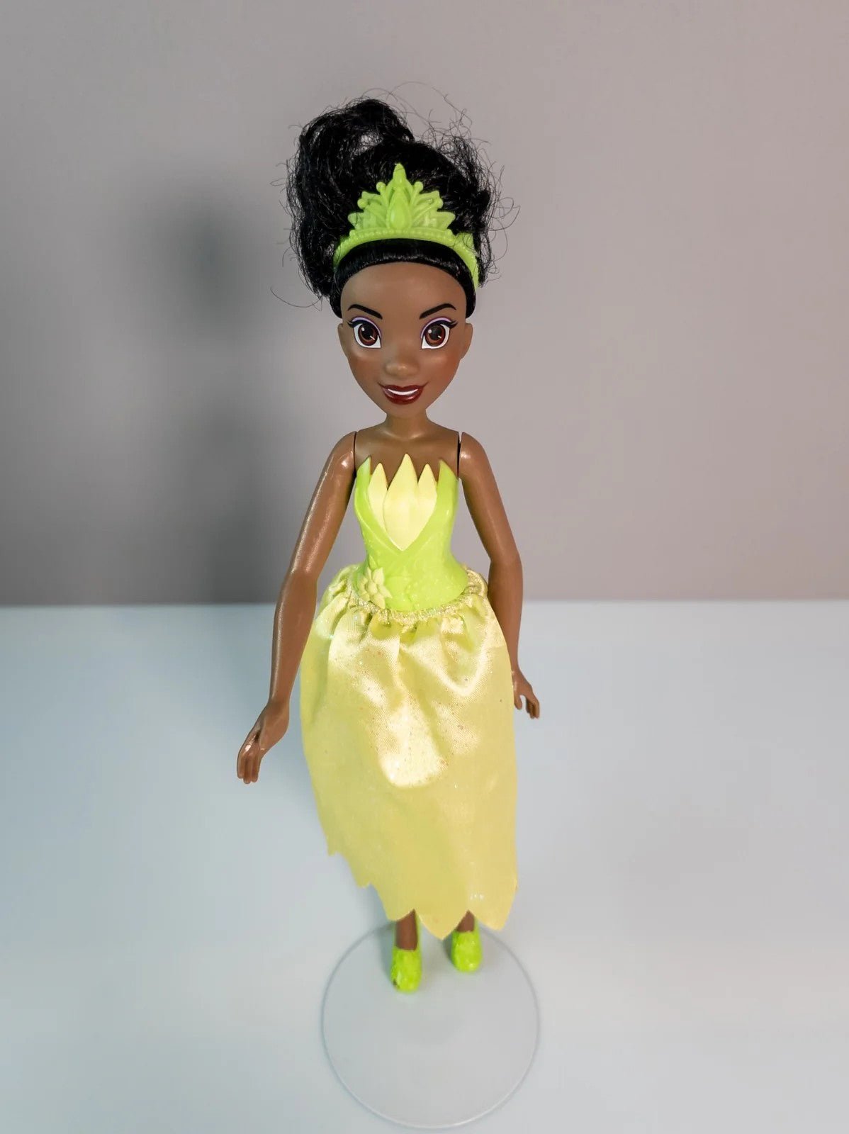 Disney Hasbro Royal Shimmer Doll Tiana 2012 Puppe grün Kleid Schuhe Krone Zweitbild