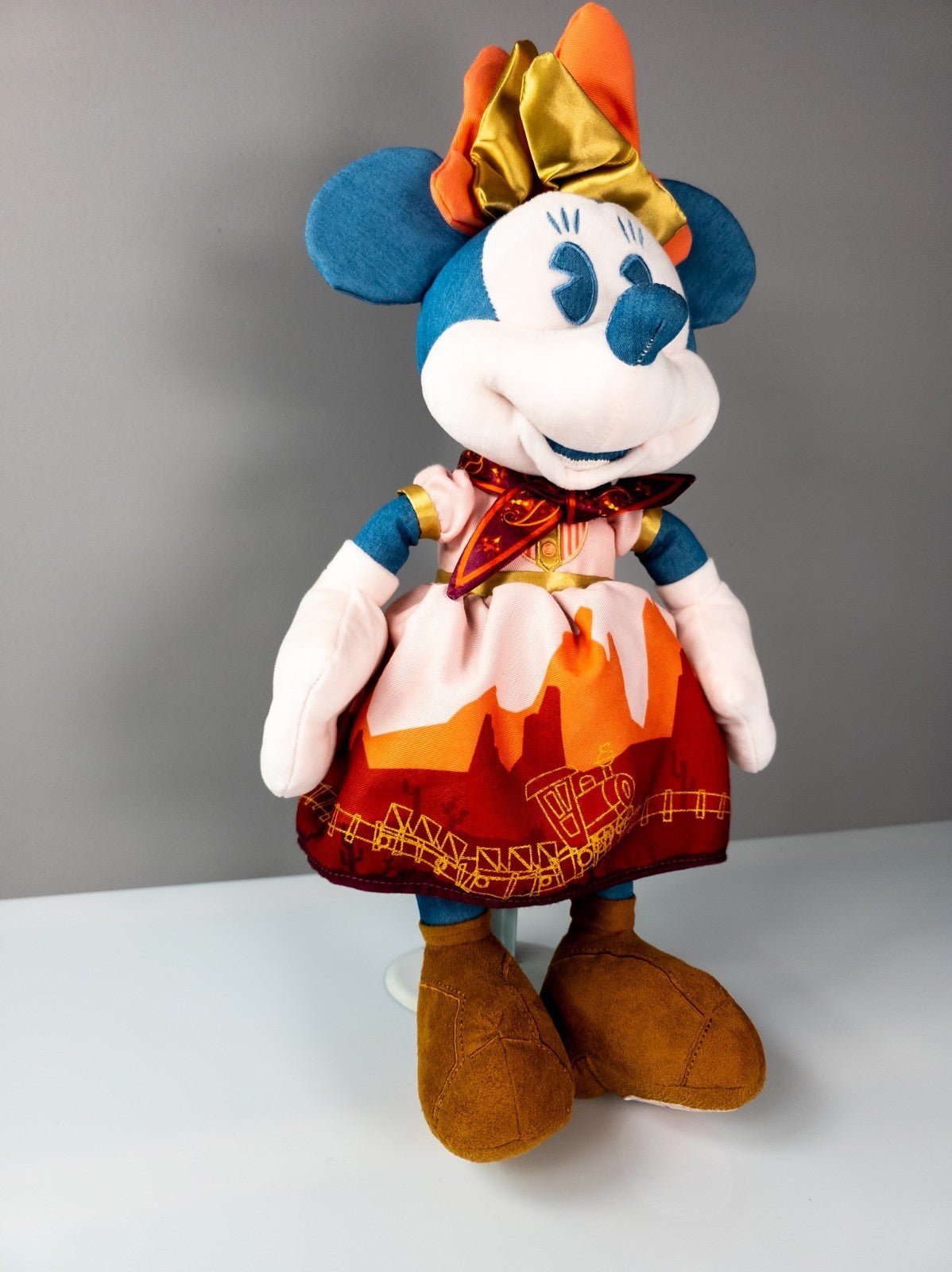 Disney Minnie Mouse The Main Attraction Big Thunder Mountain 9/12 Plüsch - nerdyvana.com