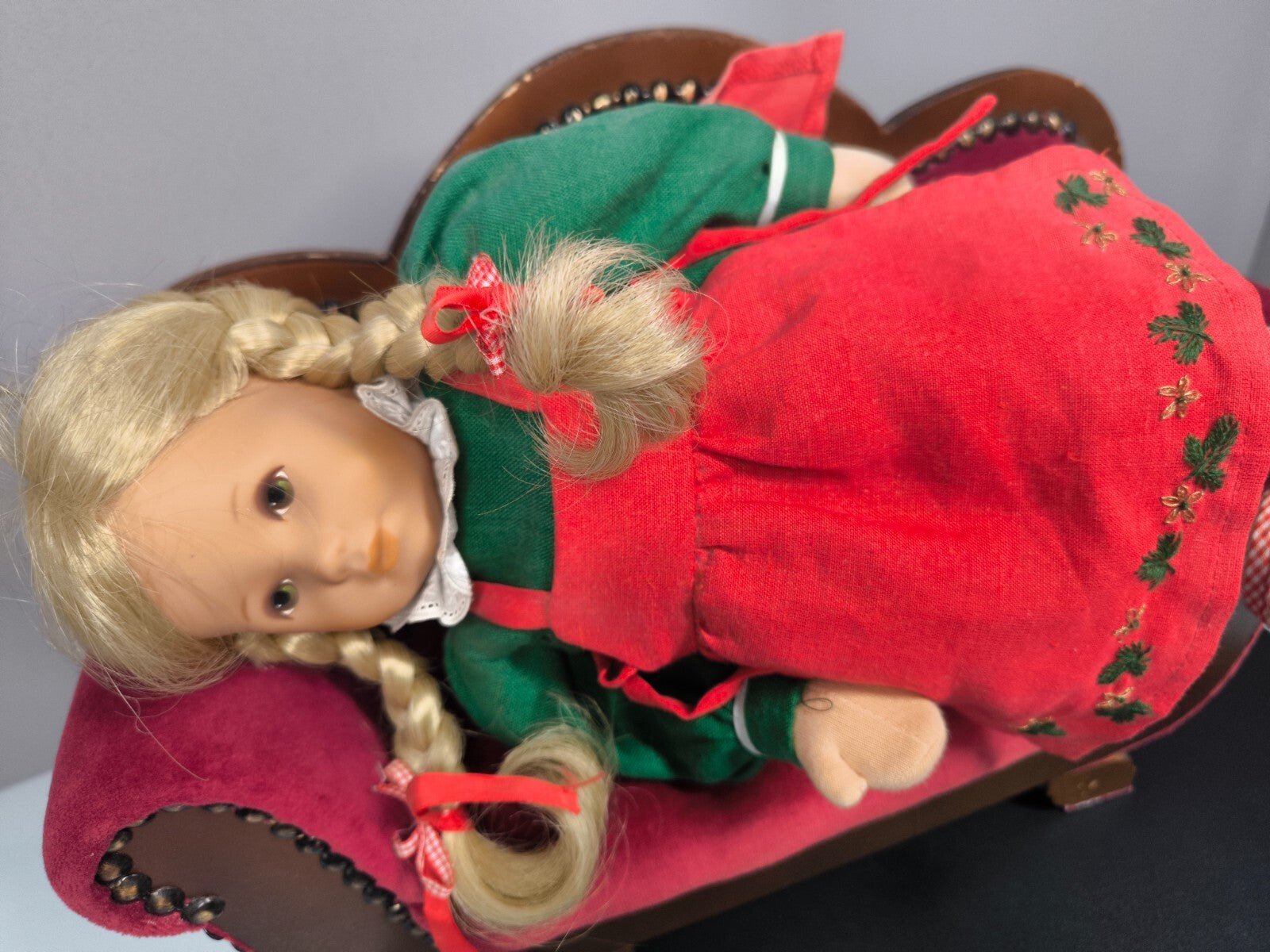 Käthe Kruse Stoffpuppe 37 cm 1980er Zöpfe Rot - Grün Kleid Sammler Vintage TOP - nerdyvana.com