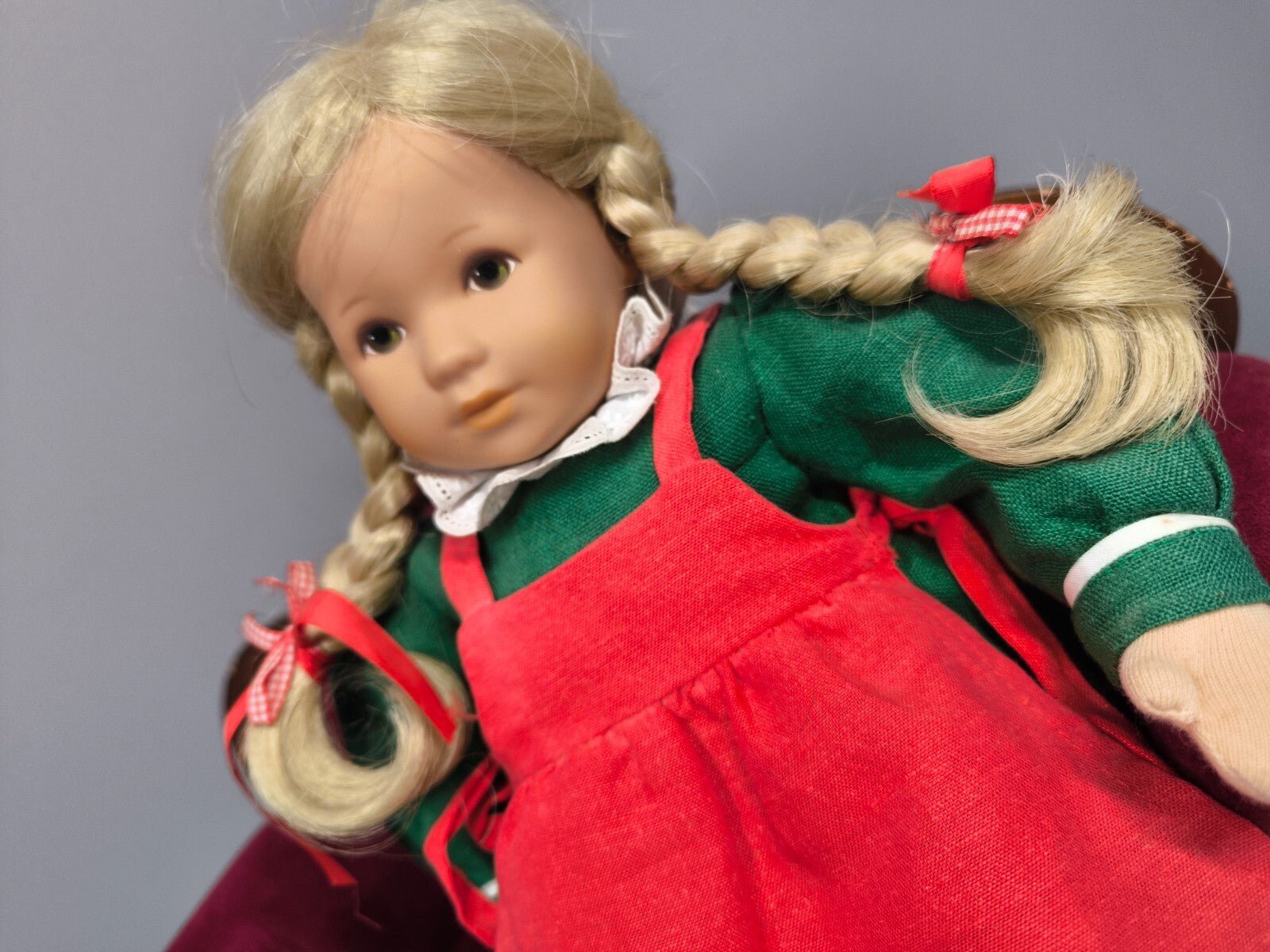 Käthe Kruse Stoffpuppe 37 cm 1980er Zöpfe Rot - Grün Kleid Sammler Vintage TOP - nerdyvana.com