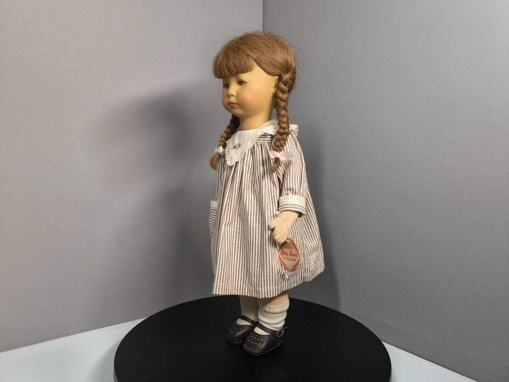 Käthe Kruse Stoffpuppe 48 cm Sammler­puppe 1980er Zöpfe Mohair Haare Vintage TOP - nerdyvana.com