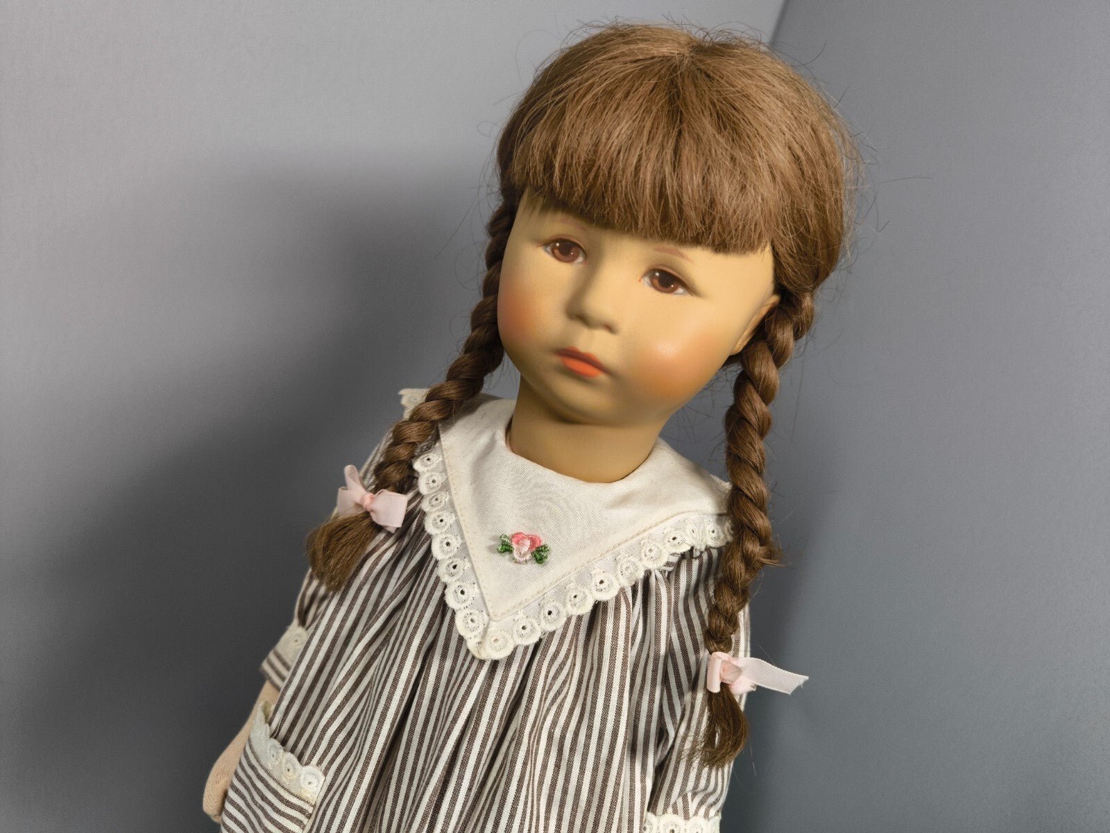 Käthe Kruse Stoffpuppe 48 cm Sammler­puppe 1980er Zöpfe Mohair Haare Vintage TOP Zweitbild