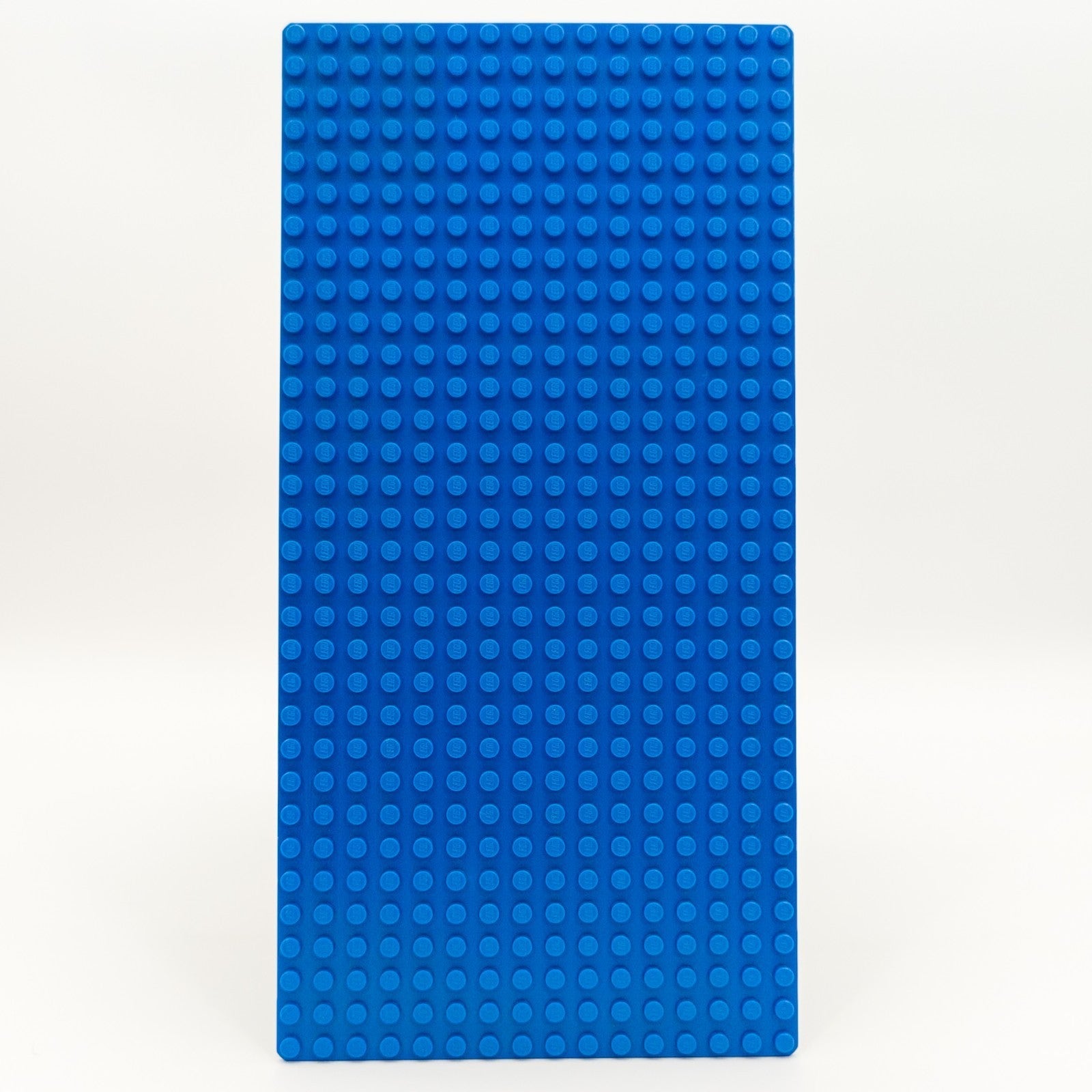 LEGO Classic Grundplatte 16x32 blau 2748 / 3857 Platte blue Baseplate - nerdyvana.com Hauptbild