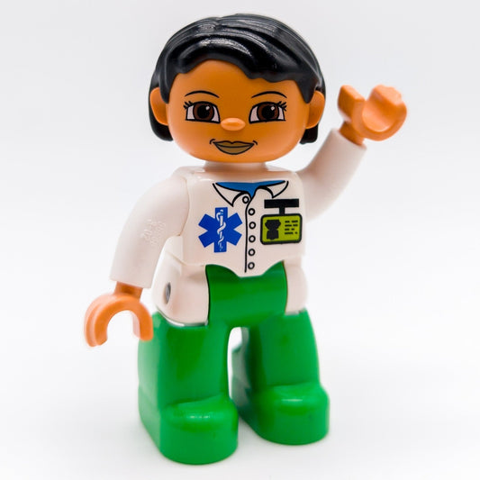 LEGO DUPLO Ärztin Arzt Krankenhaus Sanitäter Figur Medizin 47394pb137 - nerdyvana.com