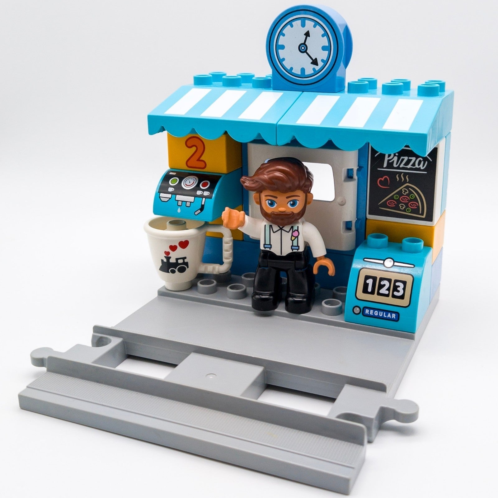 LEGO DUPLO Bahnhof Bahnsteig mit Pizzeria Café Eis Verkäufer Figur Eisenbahn MOC - nerdyvana.com