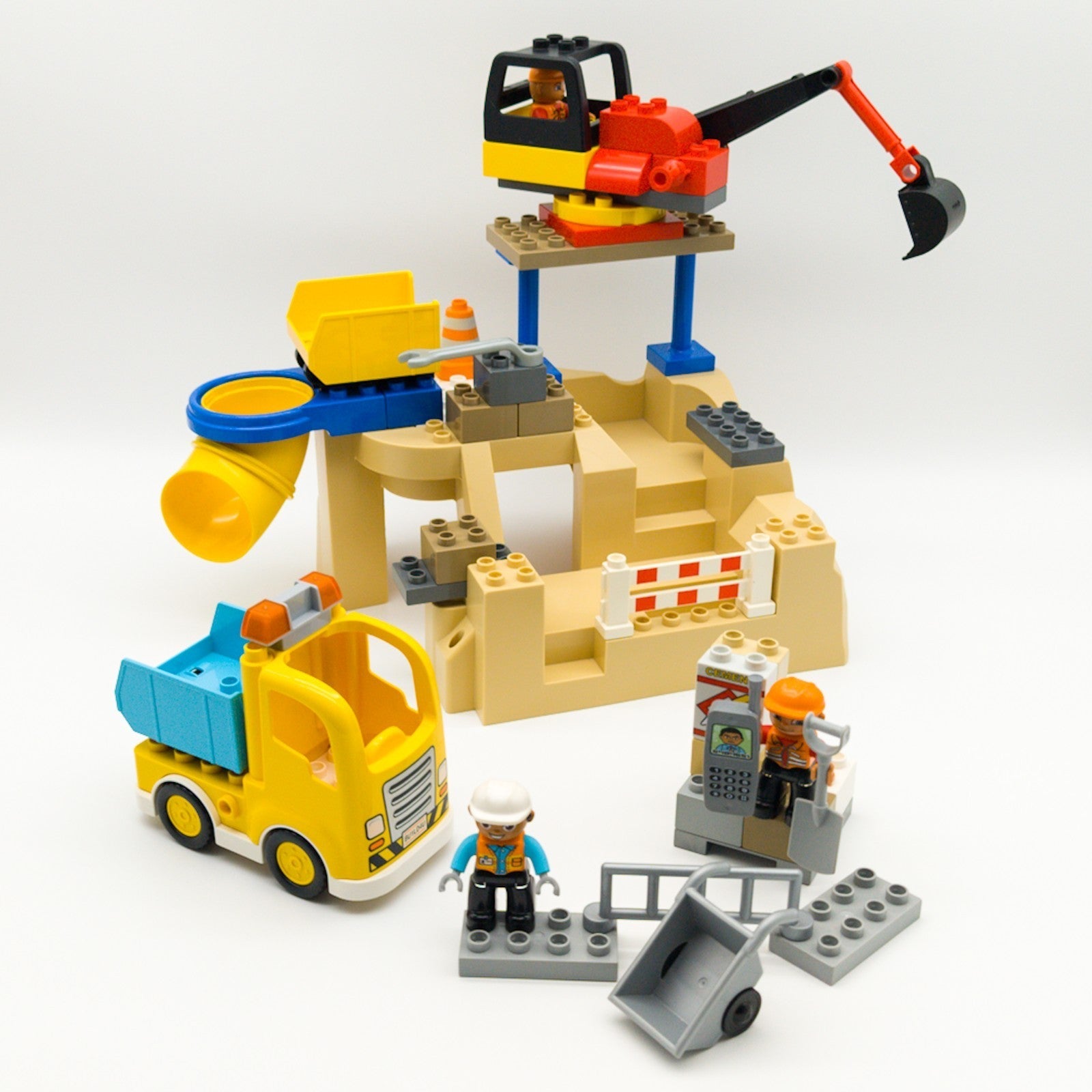 LEGO DUPLO Baustelle Set mit Bagger LKW Bauarbeiter Figuren 3D Bauplatte Felsen - nerdyvana.com