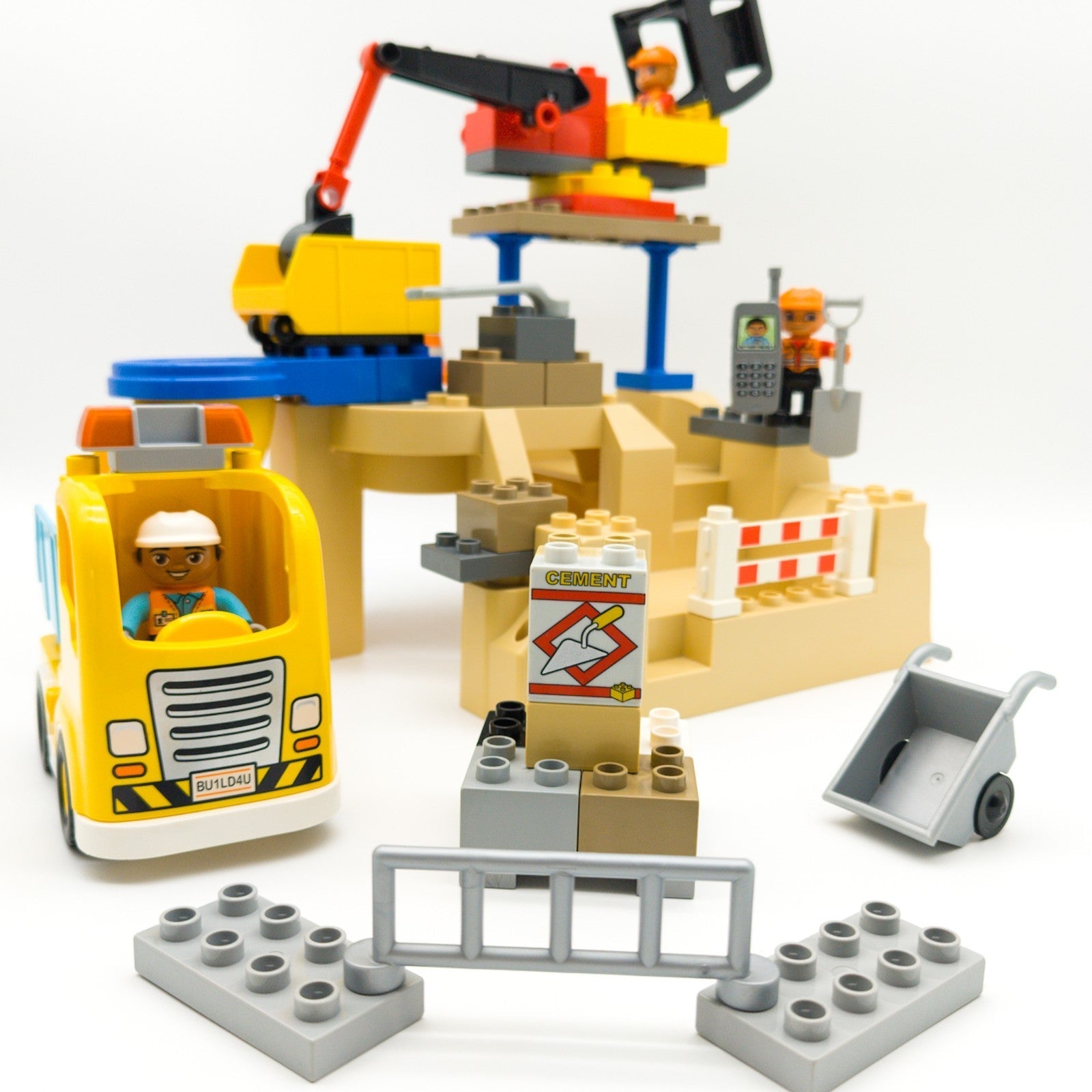 LEGO DUPLO Baustelle Set mit Bagger LKW Bauarbeiter Figuren 3D Bauplatte Felsen - nerdyvana.com