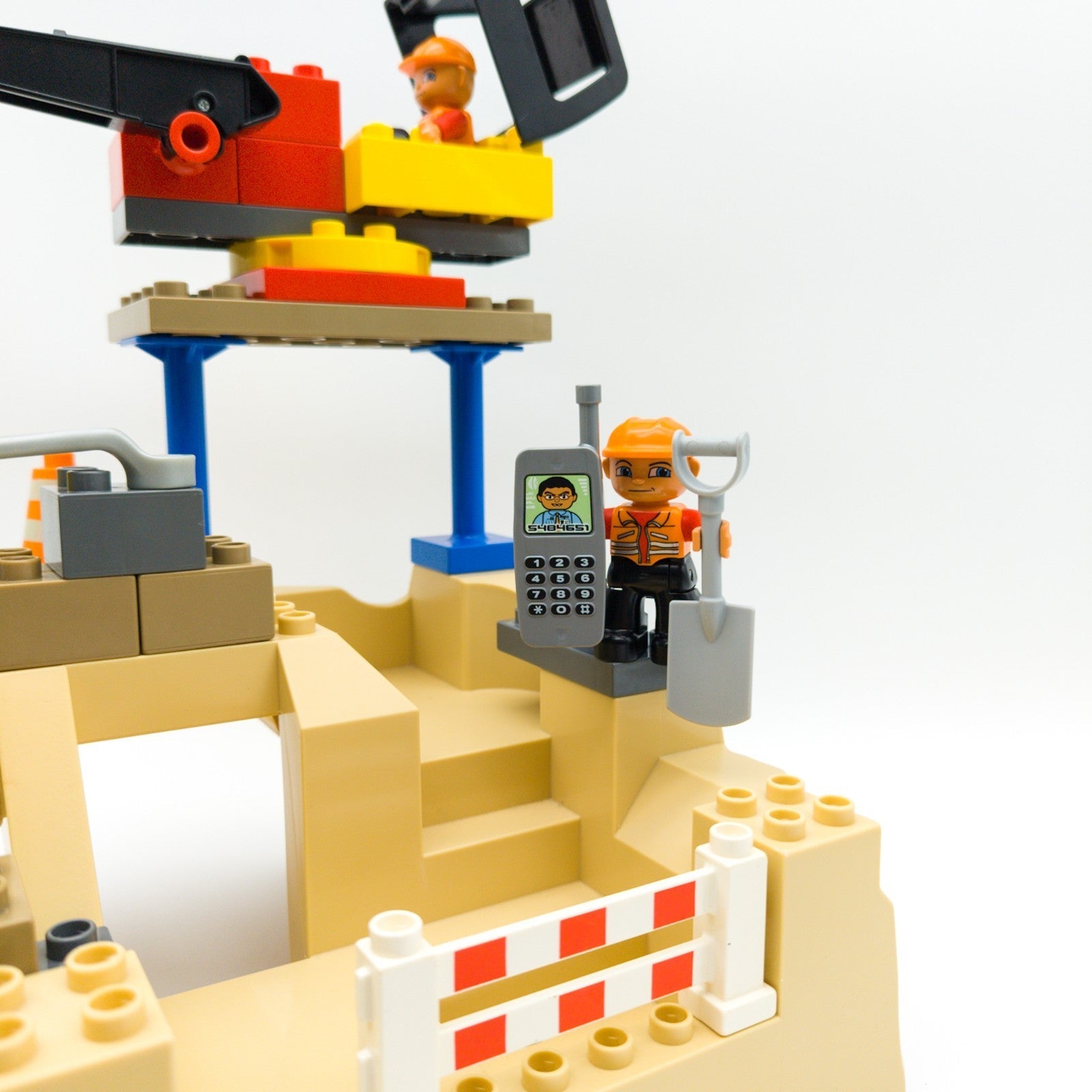 LEGO DUPLO Baustelle Set mit Bagger LKW Bauarbeiter Figuren 3D Bauplatte Felsen - nerdyvana.com