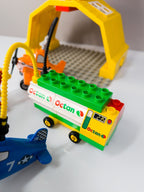 LEGO DUPLO Disney Planes Dusty Skipper Flughafen Feuerwehr Hangar nerdycustom - nerdyvana.com