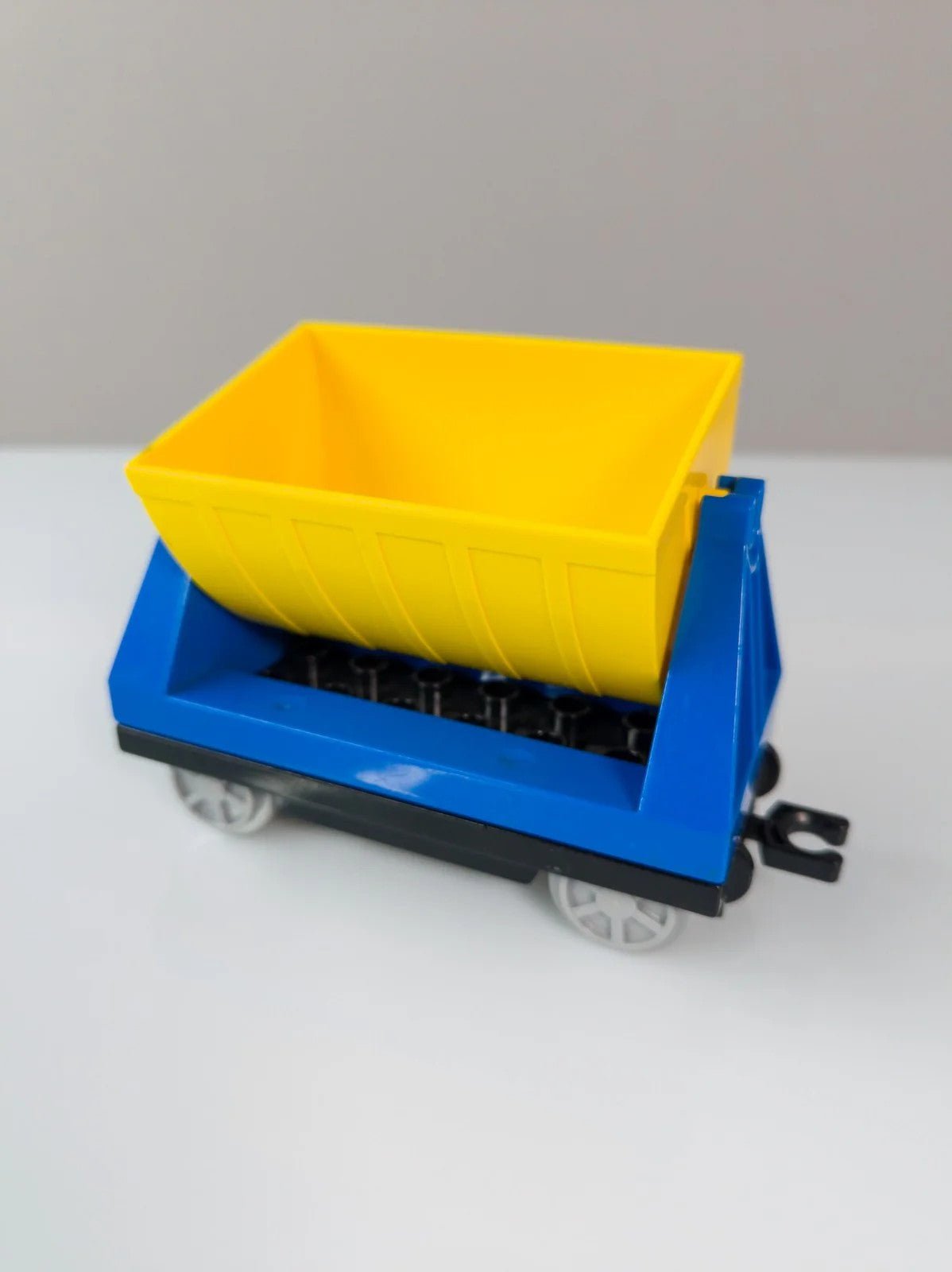 LEGO DUPLO Eisenbahn Kipplore Cargo Güterwagen Waggon mit Kippmulde blau gelb - nerdyvana.com