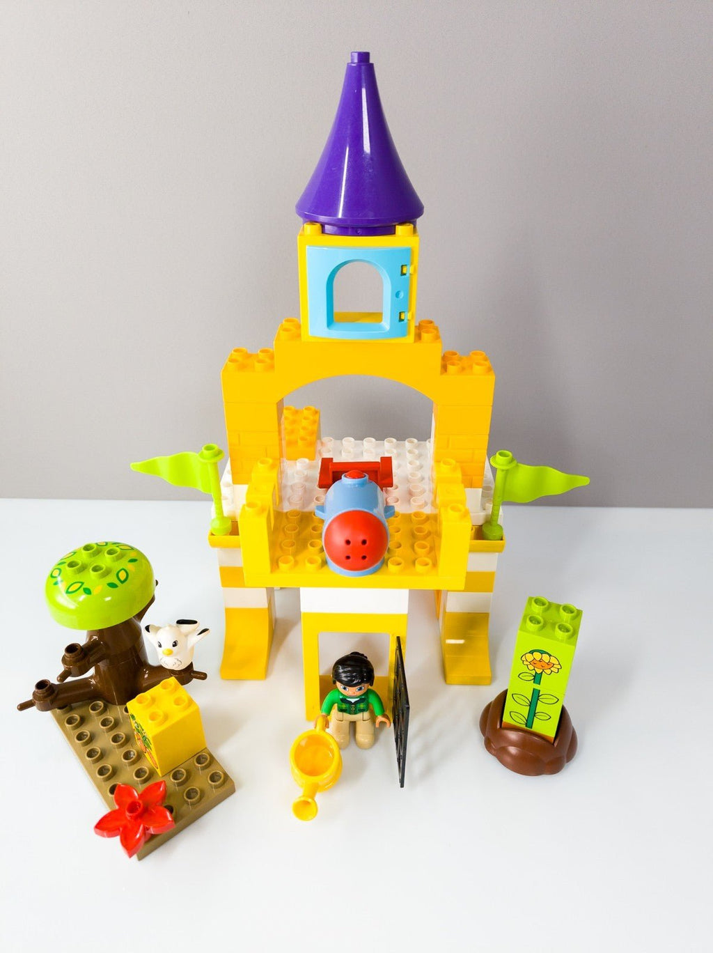 LEGO DUPLO Figuren - Set Dame mit gelbem Schloss, Kanone & Kamin nerdycustom MOC - nerdyvana.com