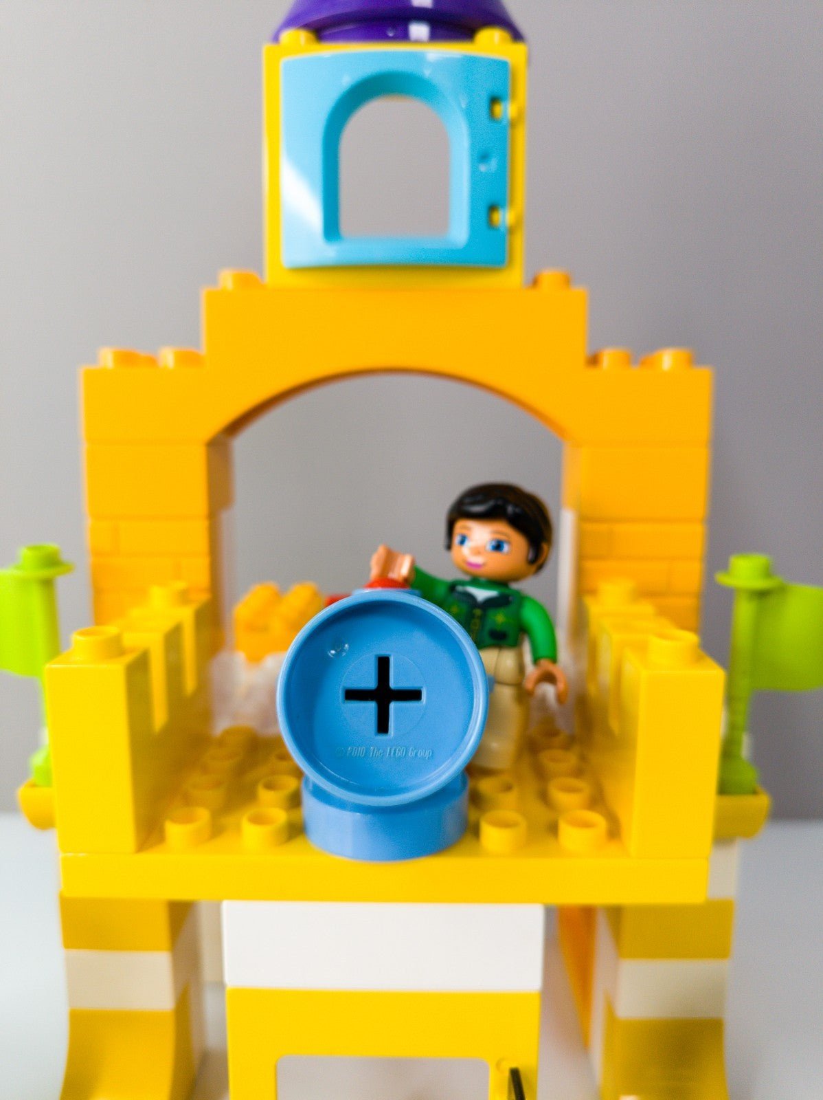 LEGO DUPLO Figuren - Set Dame mit gelbem Schloss, Kanone & Kamin nerdycustom MOC - nerdyvana.com