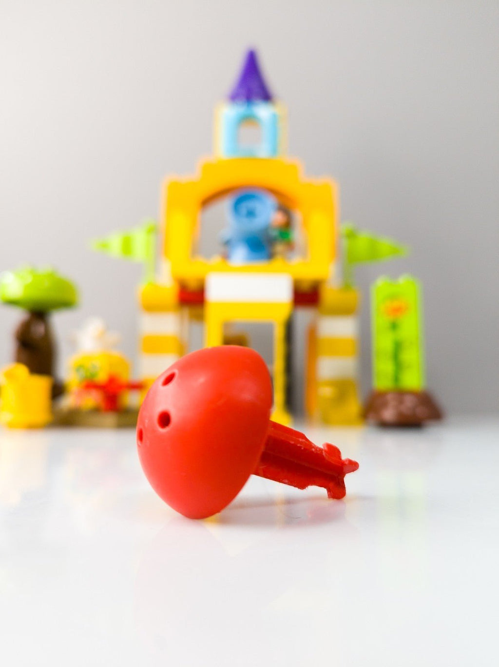 LEGO DUPLO Figuren - Set Dame mit gelbem Schloss, Kanone & Kamin nerdycustom MOC - nerdyvana.com