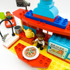 LEGO DUPLO Flo's Cafe & Curryworscht Bude mit Drive - in Restaurant nerdycustom - nerdyvana.com