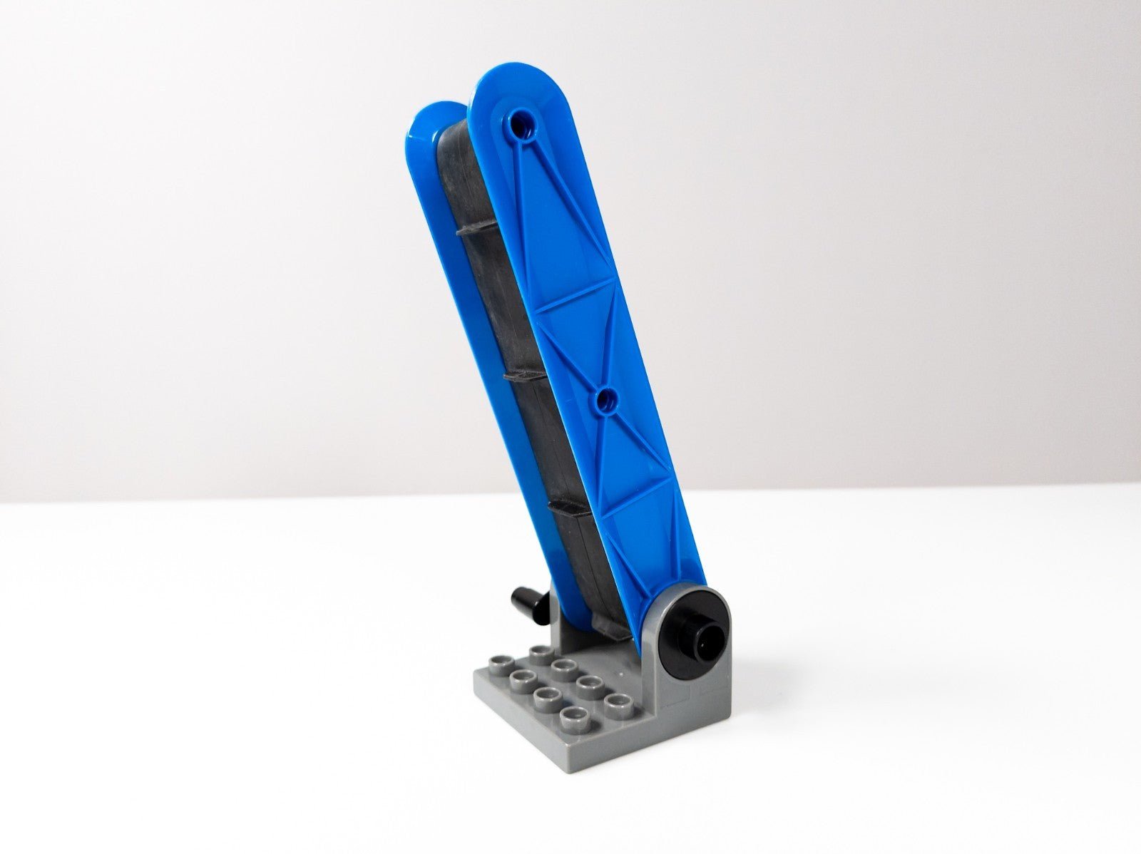 LEGO DUPLO Förderband 58084 Fließband mit Gummiband und Kurbel Mechanismus - nerdyvana.com