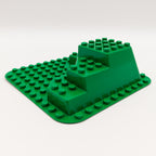 LEGO DUPLO Grundbauplatte 12x12 grün mit Berg / Hügel 3 - stufig 1995 6433 - nerdyvana.com