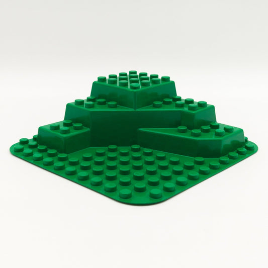 LEGO DUPLO Grundbauplatte mit Berg Hügel 3-stufig grün 12x12 1995 6433 - nerdyvana.com