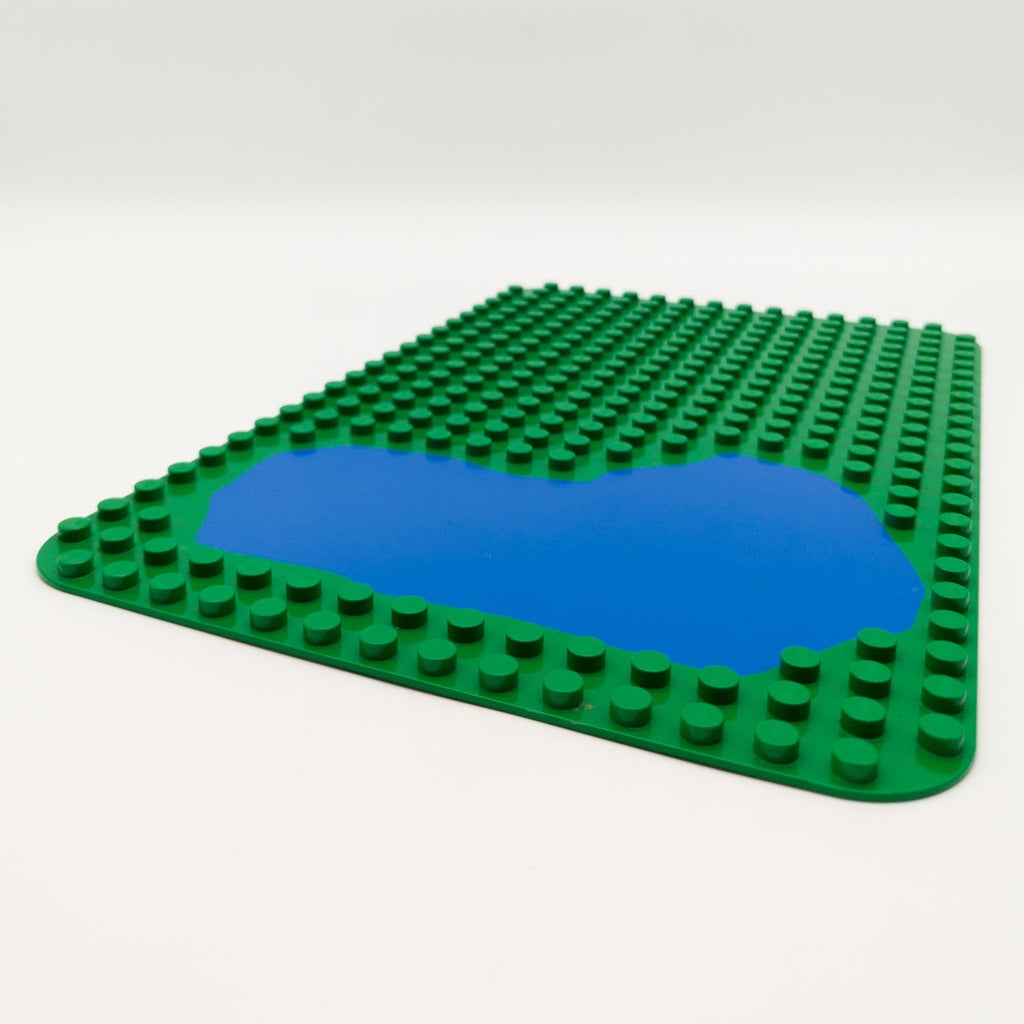 LEGO DUPLO Grundplatte 16x24 grün Wiese Wald Teich See Zoo Bauplatte 2296pb01 - nerdyvana.com