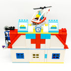 LEGO DUPLO Krankenhaus Set nerdycustom MOC Hubschrauber, Figuren, Sonderteilen - nerdyvana.com