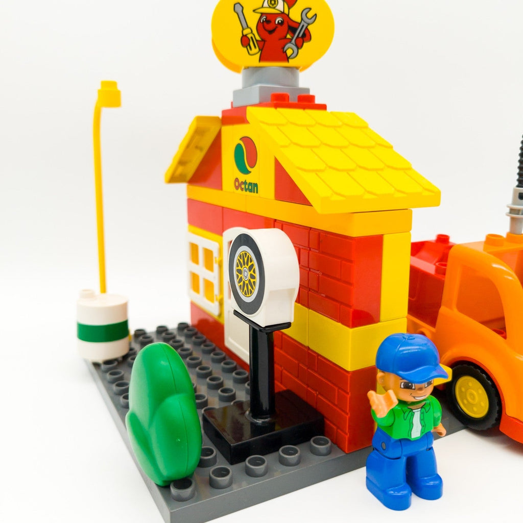 LEGO DUPLO Octan Auto Werkstatt Mechaniker Leistungsprüfstand Motor nerdycustom - nerdyvana.com