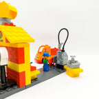 LEGO DUPLO Octan Auto Werkstatt Mechaniker Leistungsprüfstand Motor nerdycustom - nerdyvana.com
