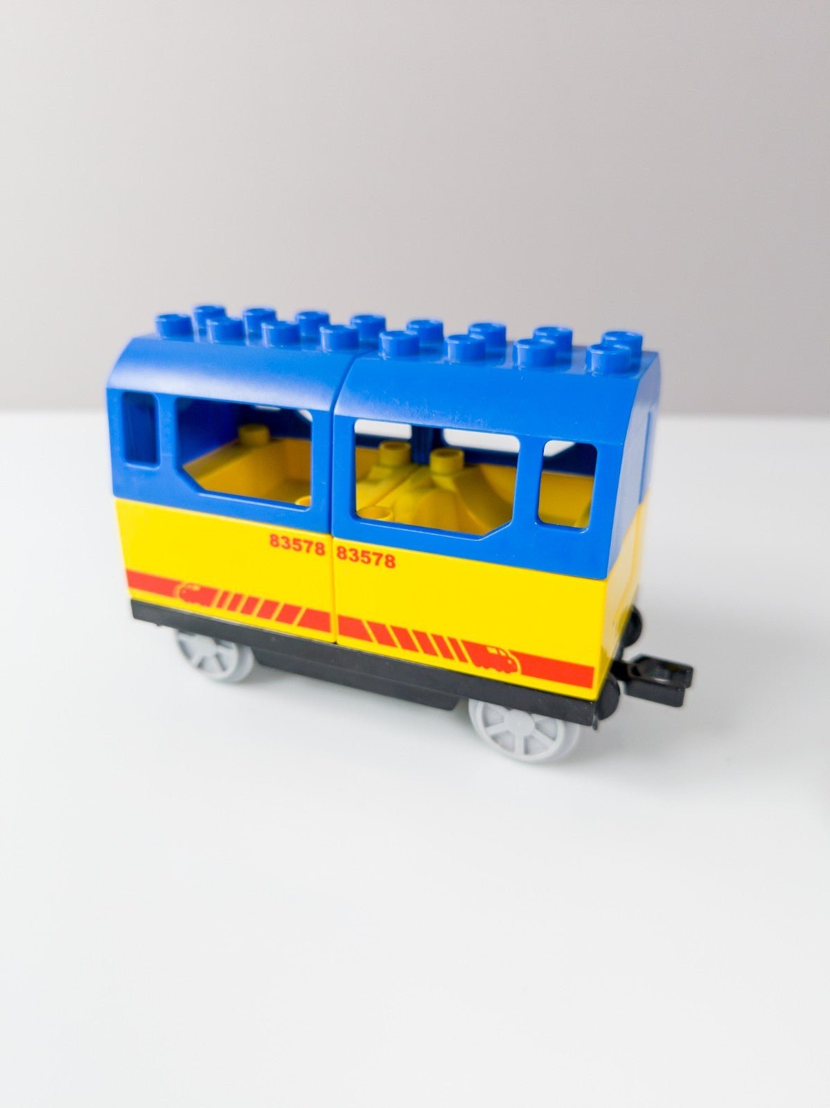 LEGO DUPLO Personenwagen Blau Gelb 83578 Eisenbahn Waggon Train Wagen Ersatzteil - nerdyvana.com Hauptbild