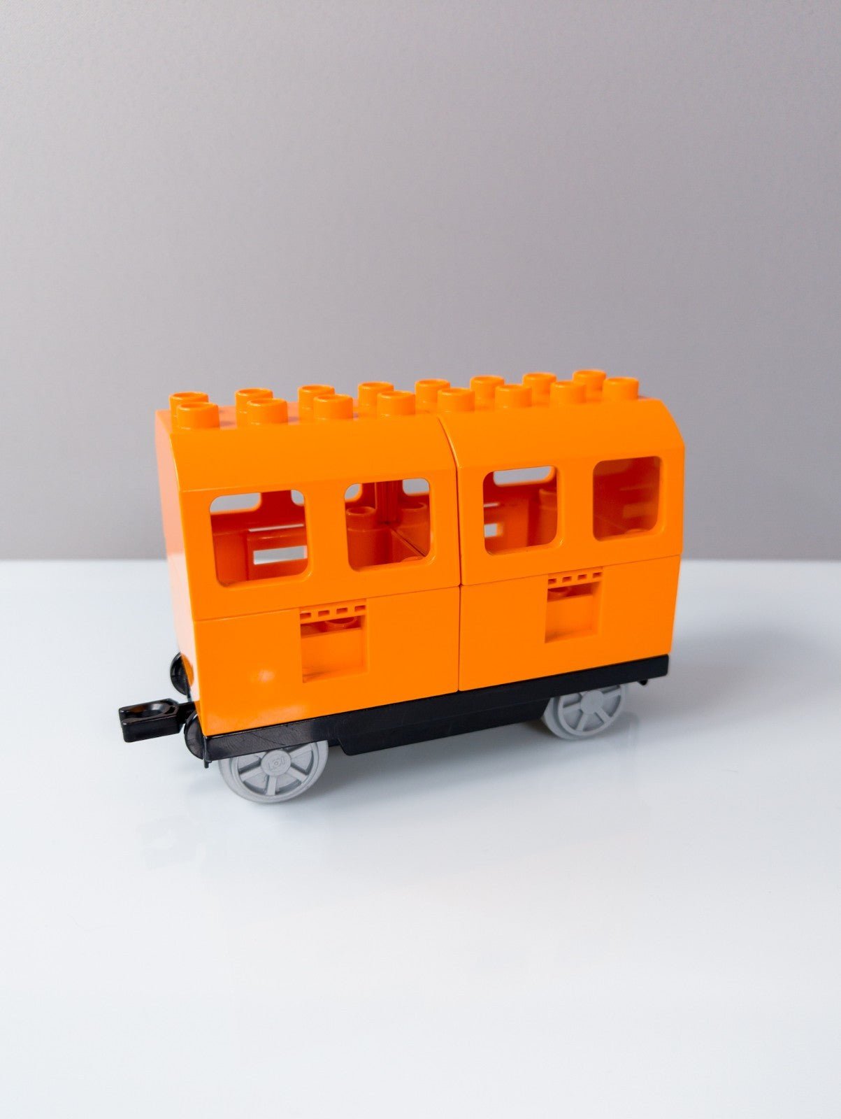 LEGO DUPLO Personenwagen orange Waggon Train Coach Zug nerdycustom MOC - nerdyvana.com Hauptbild