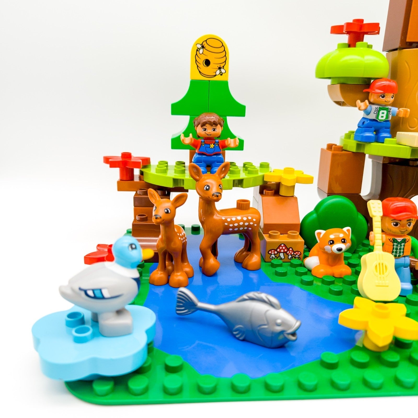 LEGO DUPLO Pfadfinder Camp Waldabenteuer Baumhaus Tiere Figuren nerdycustom MOC - nerdyvana.com