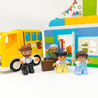 LEGO DUPLO Schule + Klassenzimmer mit Lehrerin und Schulkindern nerdycustom MOC - nerdyvana.com