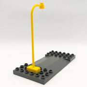 LEGO DUPLO Straßenplatte Rampe 95463 6x12 dunkelgrau inkl. Straßenlaterne gelb - nerdyvana.com