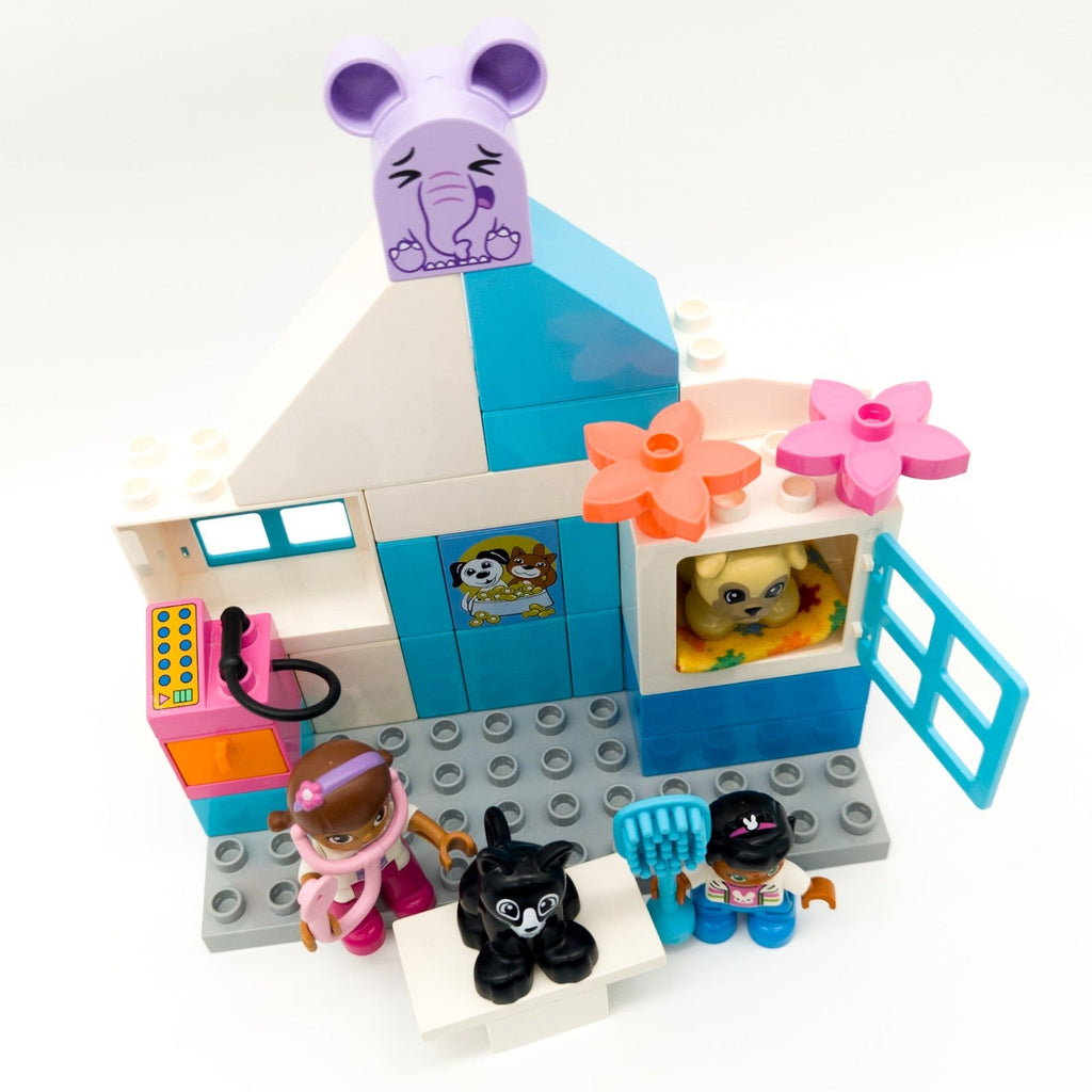 LEGO DUPLO Tierarztpraxis Tierärztin Kind Tiere 2 Figuren Hund Katze nerdycustom - nerdyvana.com