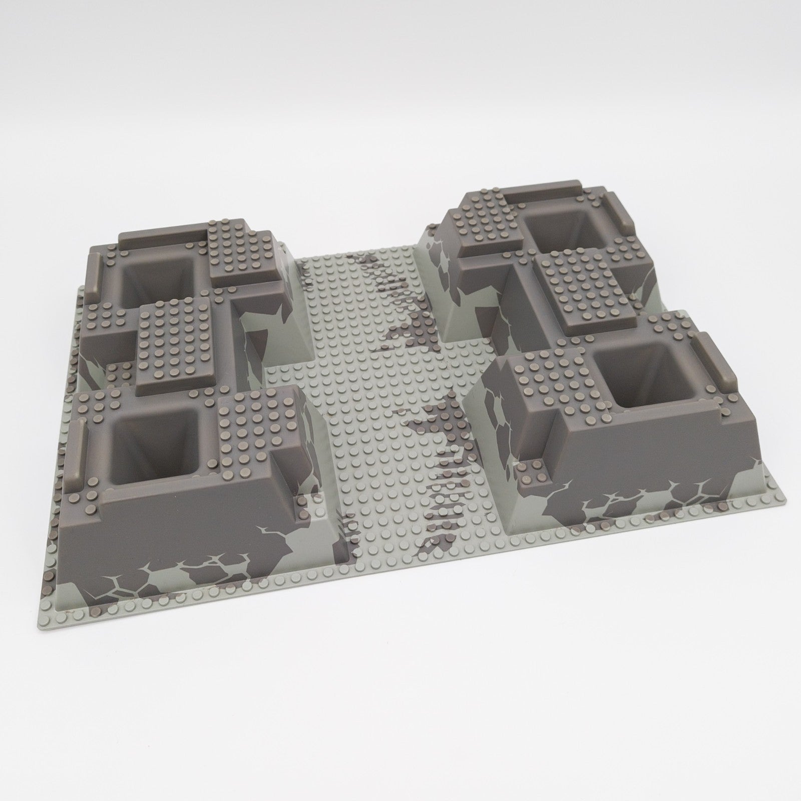 LEGO System 3D Grundplatte aus Set 4990 Rock Raiders HQ 32x48x6 1999 30271px3 - nerdyvana.com