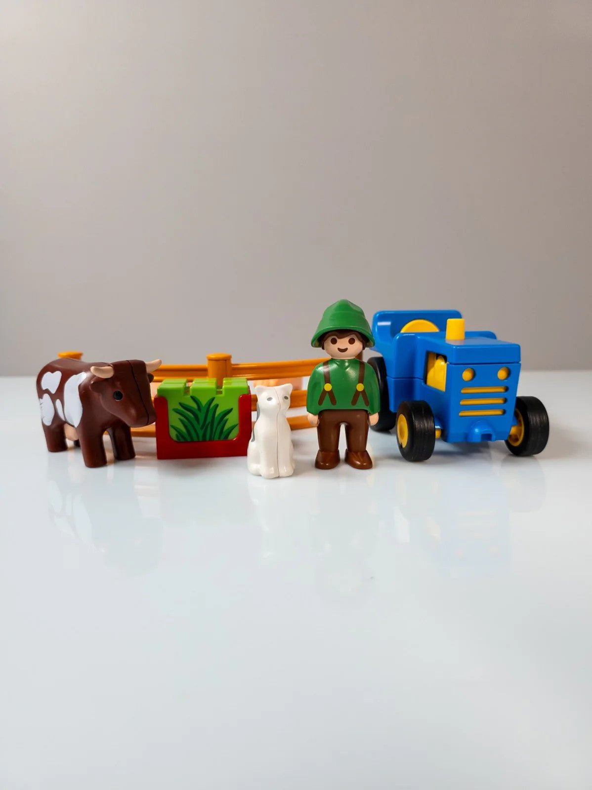 PLAYMOBIL 1.2.3 Junior Bauer mit Traktor Bauernhof Tiere Weide nerdycustom - nerdyvana.com Hauptbild