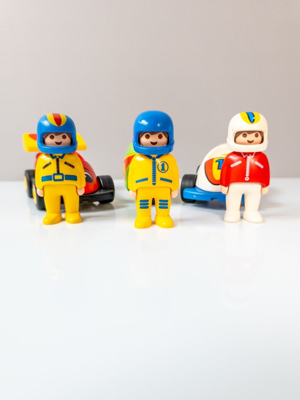 PLAYMOBIL 1.2.3 Junior Rennfahrer Figuren Team Rennautos & Motorrad nerdycustom - nerdyvana.com