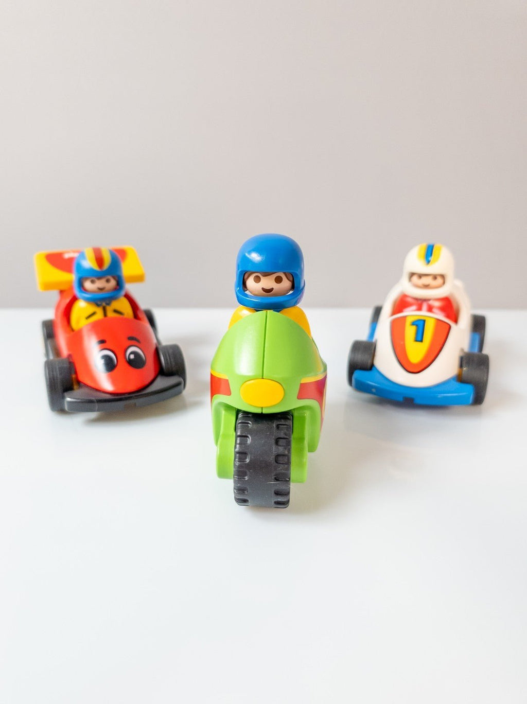 PLAYMOBIL 1.2.3 Junior Rennfahrer Figuren Team Rennautos & Motorrad nerdycustom - nerdyvana.com