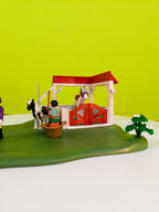 PLAYMOBIL Country Pferdebox Reiterhof mit Figuren & Tieren nerdycustom MOC - nerdyvana.com